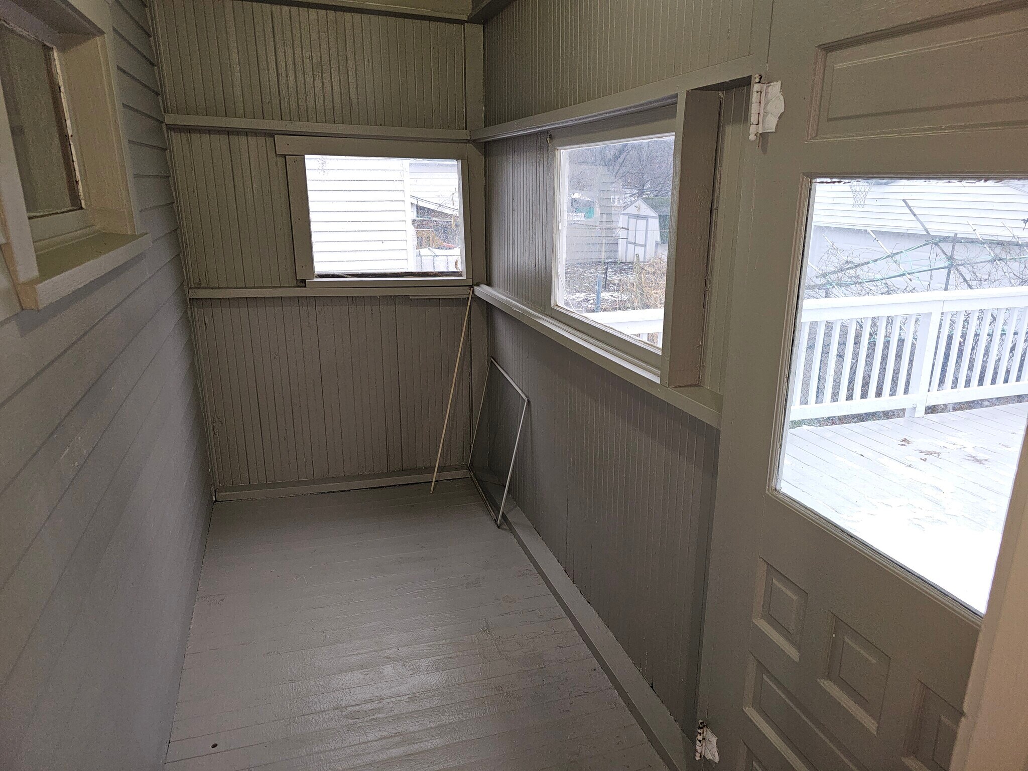 Building Photo - 1098 Big Falls Ave