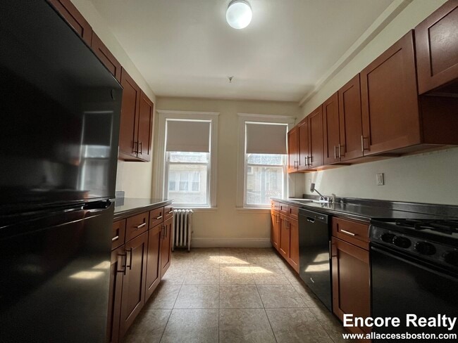 Building Photo - 1626 Commonwealth Ave