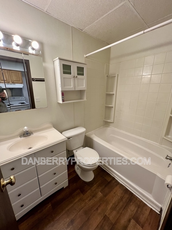 Building Photo - 315 Frazer St