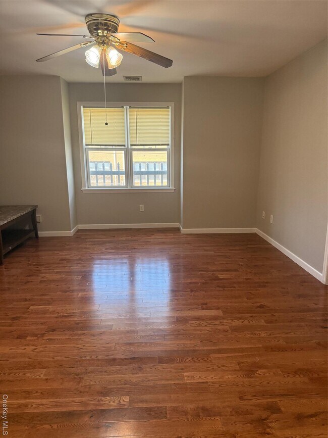 Building Photo - 129 New St