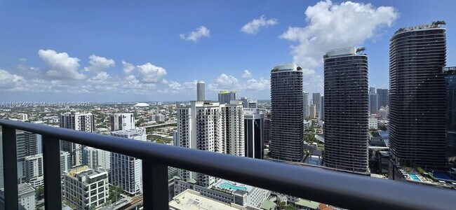 Building Photo - 1100S S Miami Ave