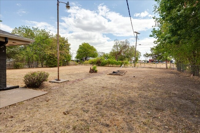 Building Photo - 3308 NW Atlanta Ave