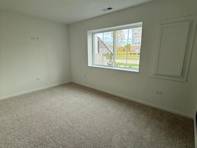 Building Photo - 14934 Dyer Ln