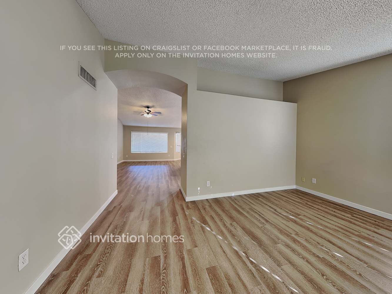 Building Photo - 3226 W Ross Ave