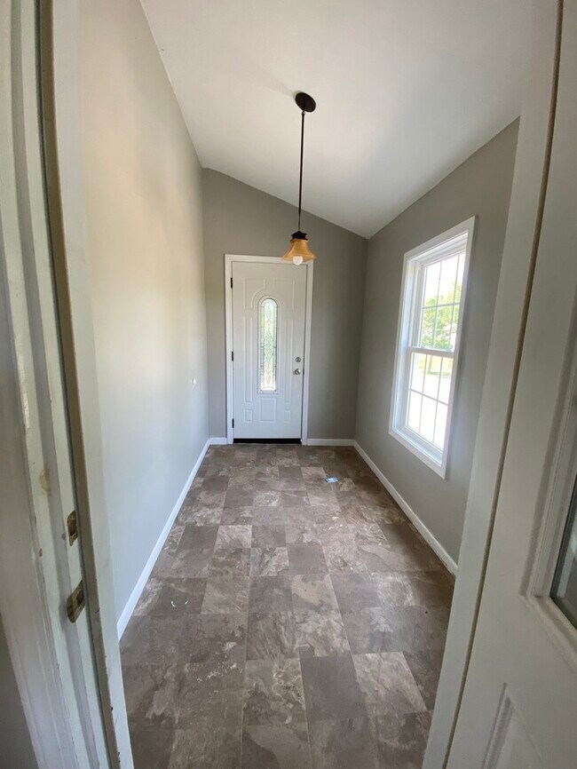 Building Photo - Gorgeous 3/4 bedroom 3 bath house for rent!