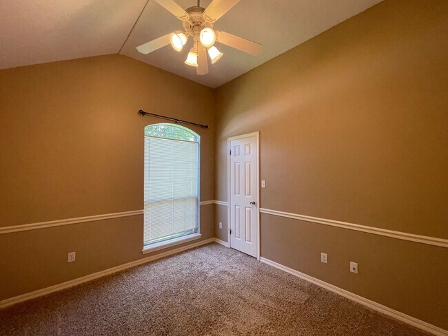 Building Photo - Beautiful Home Located In North Bossier