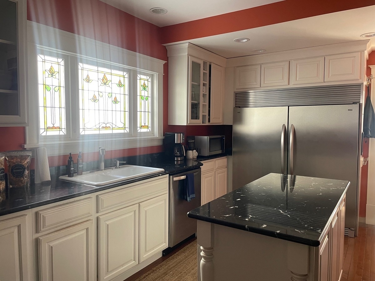 Building Photo - 4453 York Ave S