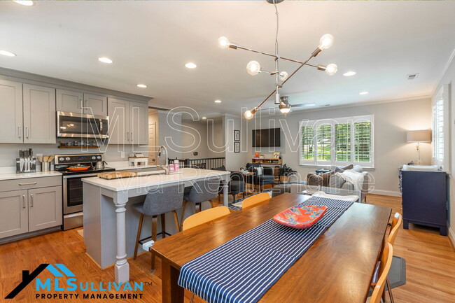 Building Photo - 4500 Lakemont Dr
