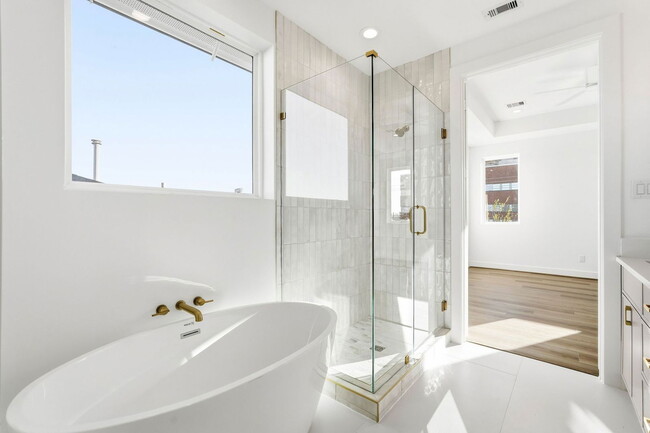 Building Photo - 3828 Wilmer St