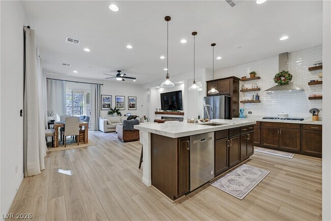 Building Photo - 111 Ibiza Lk Dr