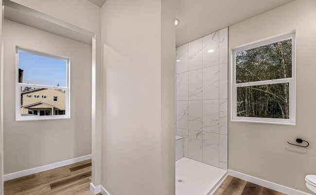 Building Photo - Newer 3 Bedroom, 2.25 Bathroom!