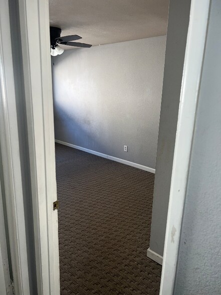 Building Photo - 5920 Streamview Dr