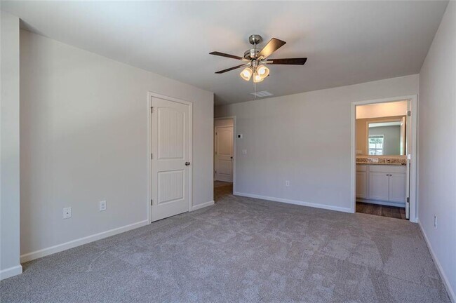 Building Photo - 21 Sweetspire Dr NW