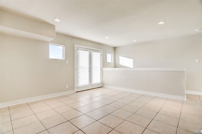 Building Photo - 9133 Creekstone Lake Dr