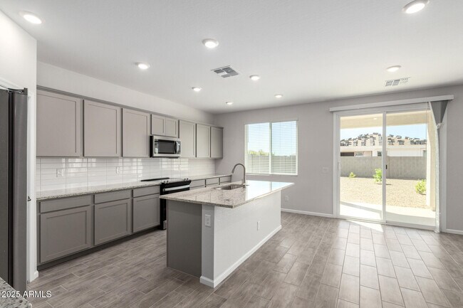Building Photo - 18207 W Daley Ln