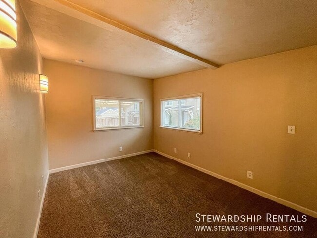 Building Photo - 2024 Emerald St