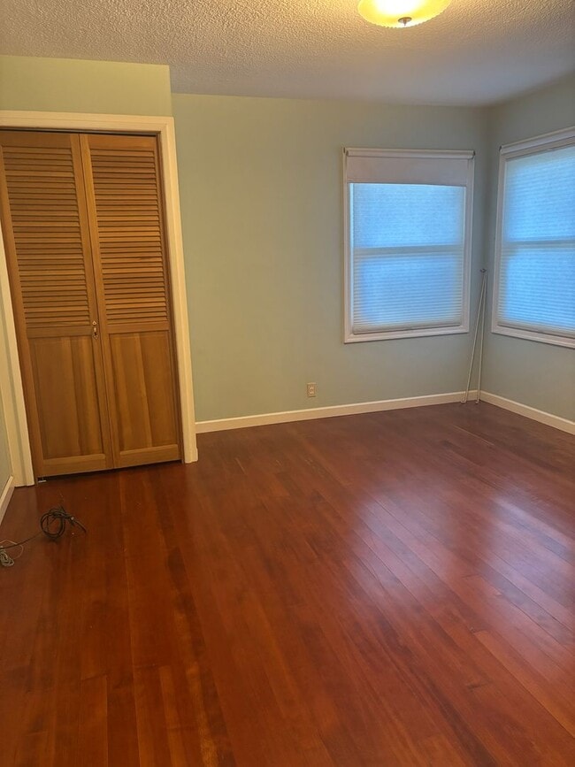 Building Photo - Enjoy 1.125 Acres near Downtown McMinnville