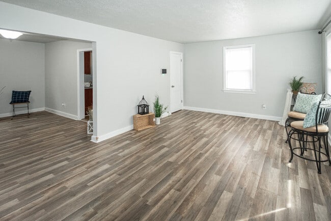 Building Photo - 3504 Trant Ave