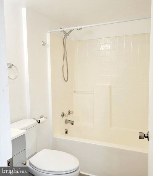 Building Photo - 233 Kern St