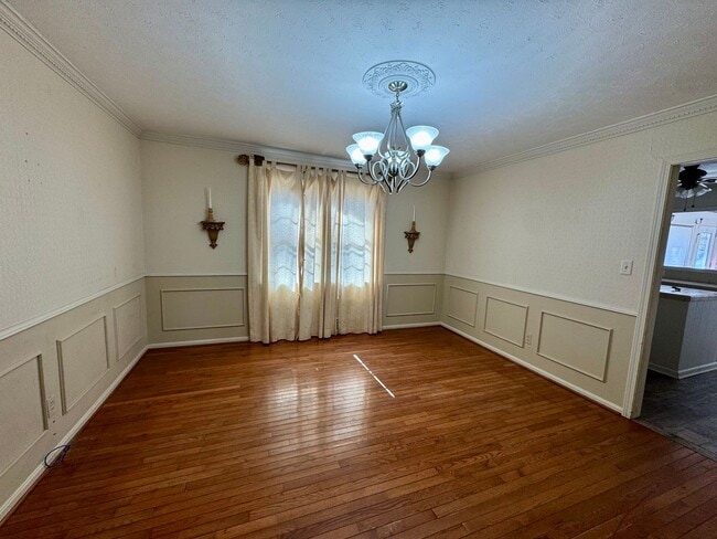 Building Photo - 3 BR 2BA zoned Eura Brown Elementary- Spacious home with large yard