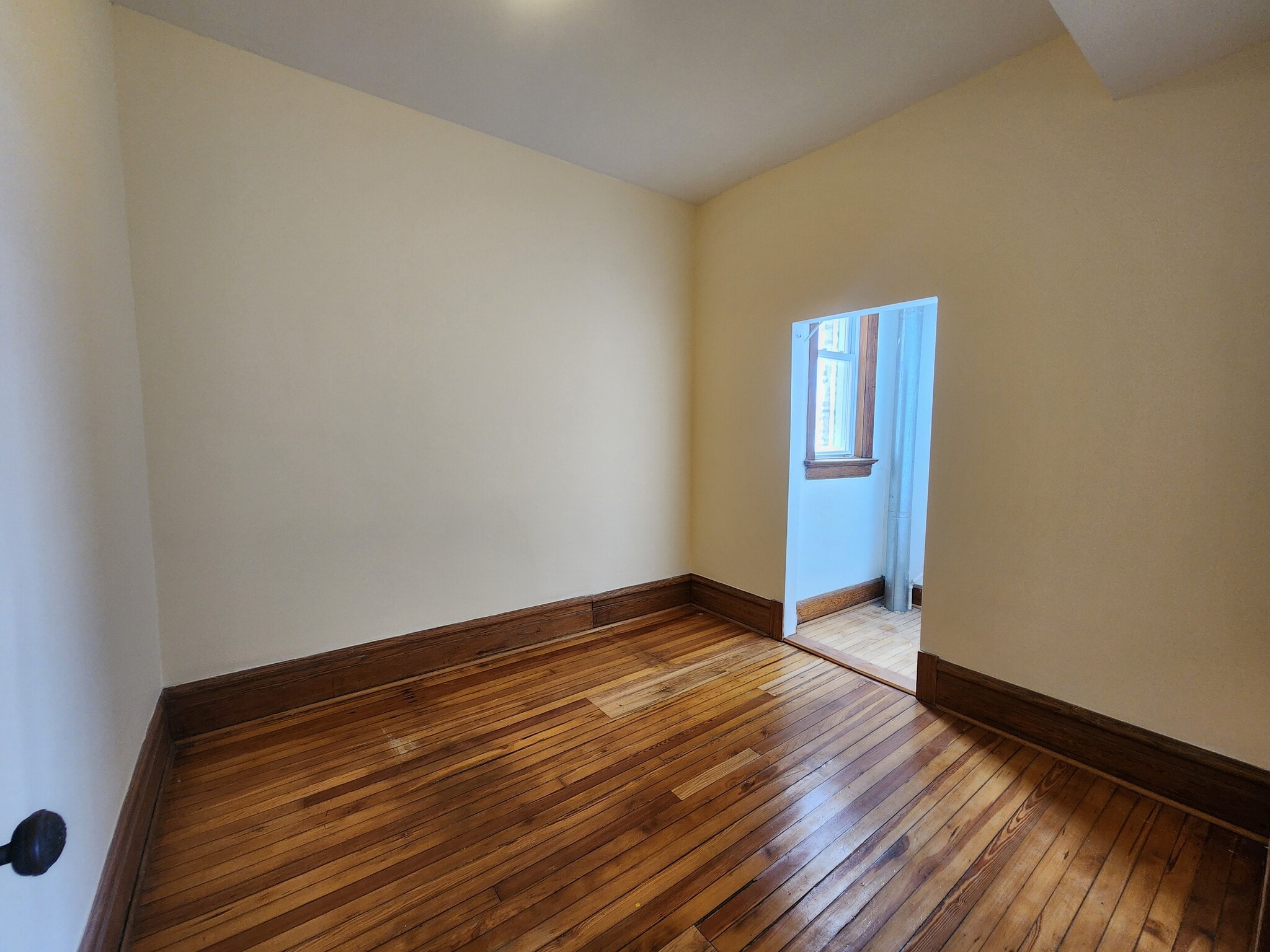 Building Photo - 2404 W Superior St