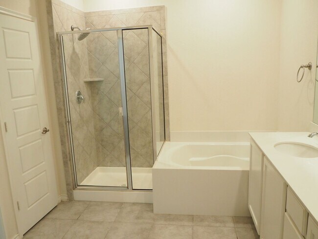 Building Photo - 4 Bed 3.5 Bath in Windhaven Crossing