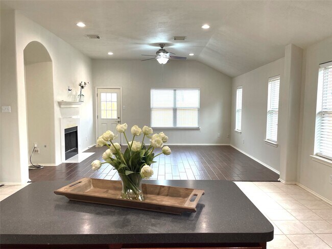 Building Photo - 24922 Oconee Ct