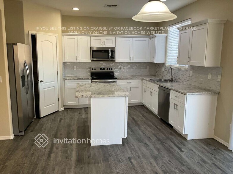 Building Photo - 17420 W Washington St