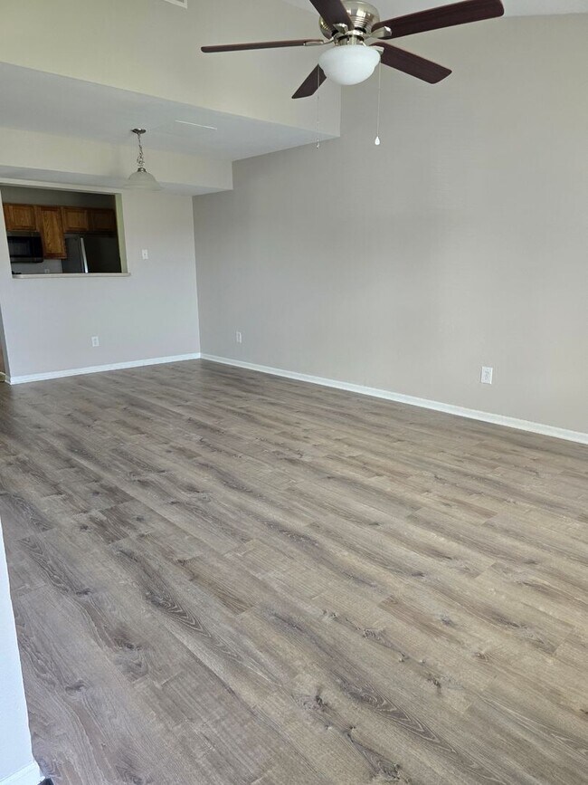 Building Photo - 1505-1507 Greensboro Dr