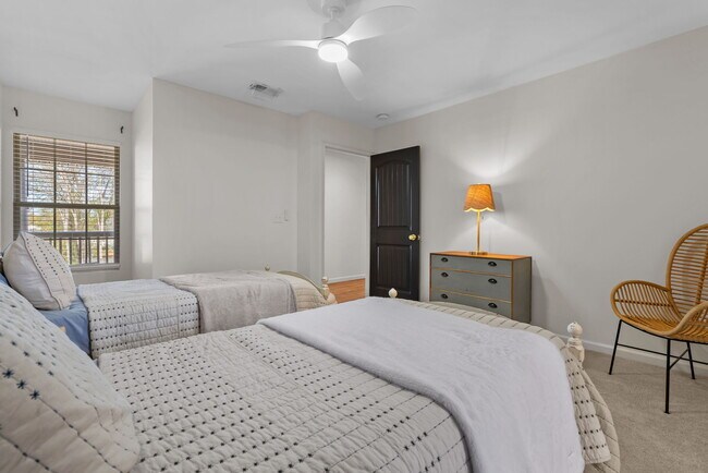 Building Photo - 7 Hamilton Ave