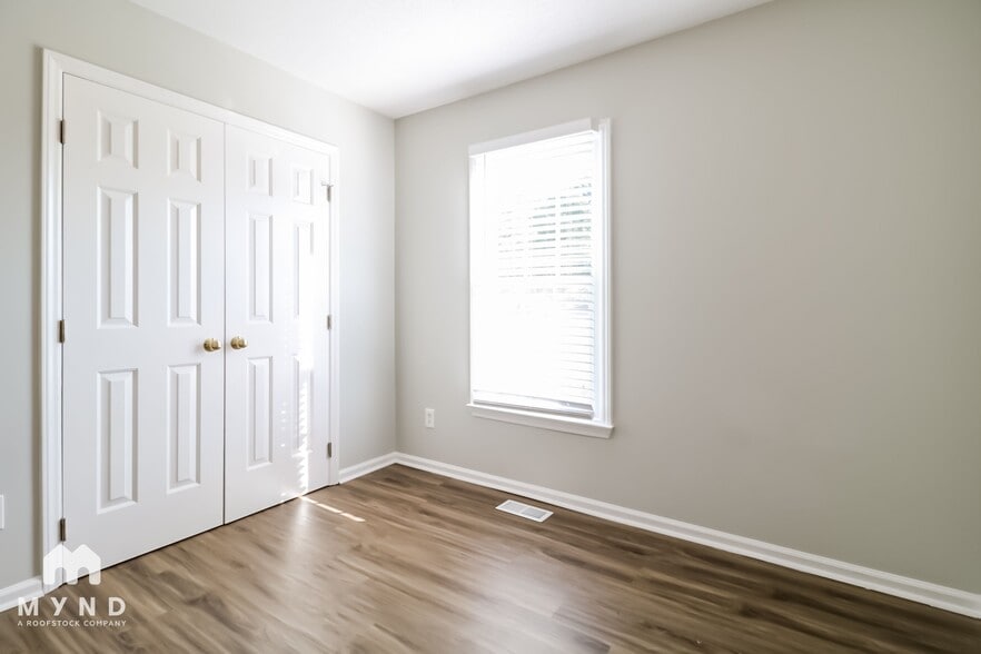 Building Photo - 1084 Holly Pointe Dr