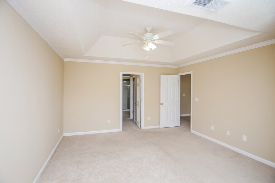 Building Photo - 5804 Tree Fern Ct