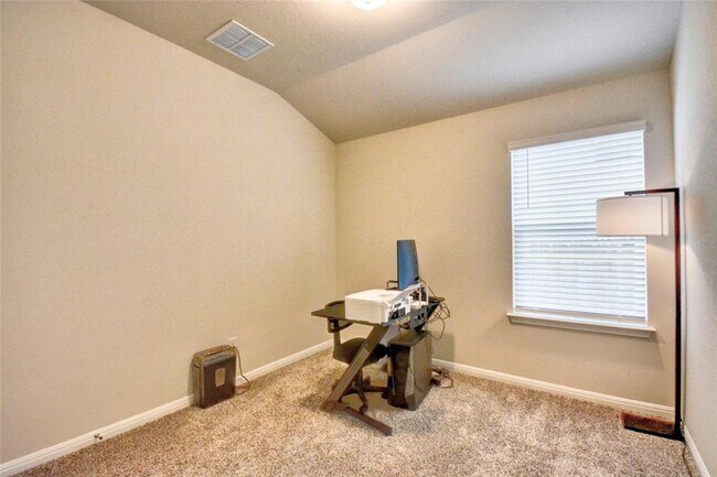 Building Photo - 257 Fossil Dr