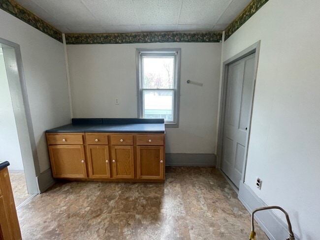 Building Photo - 501 Ave B