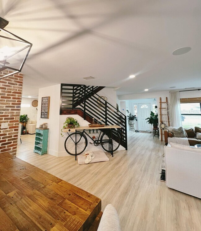 Building Photo - 9775 Arbor Meadow Dr