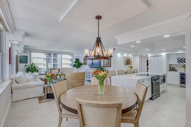 Building Photo - 5440 N Ocean Dr