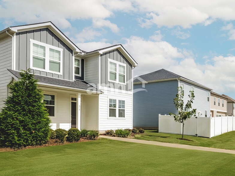 Building Photo - 326 Charity Ln