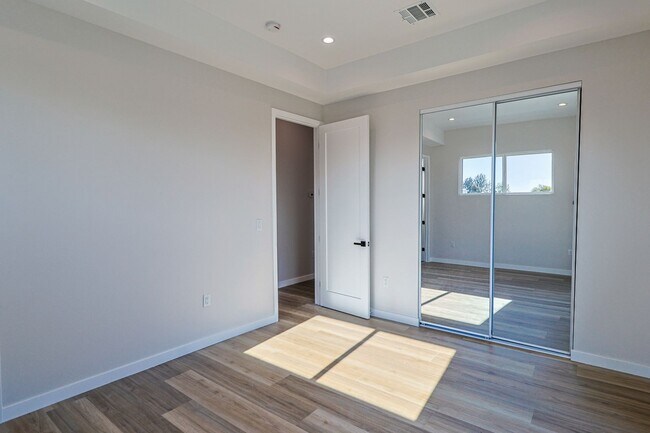 Building Photo - 5515 Glennie Ln