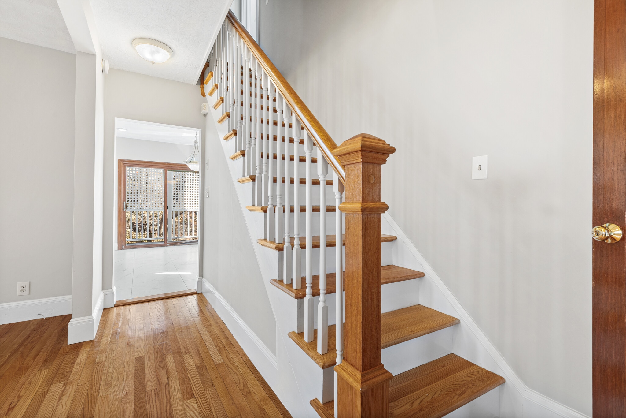 Building Photo - 1 Oak Grove Ct