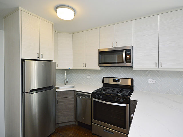 Building Photo - One Bed Apartment in the heart of Edgewater