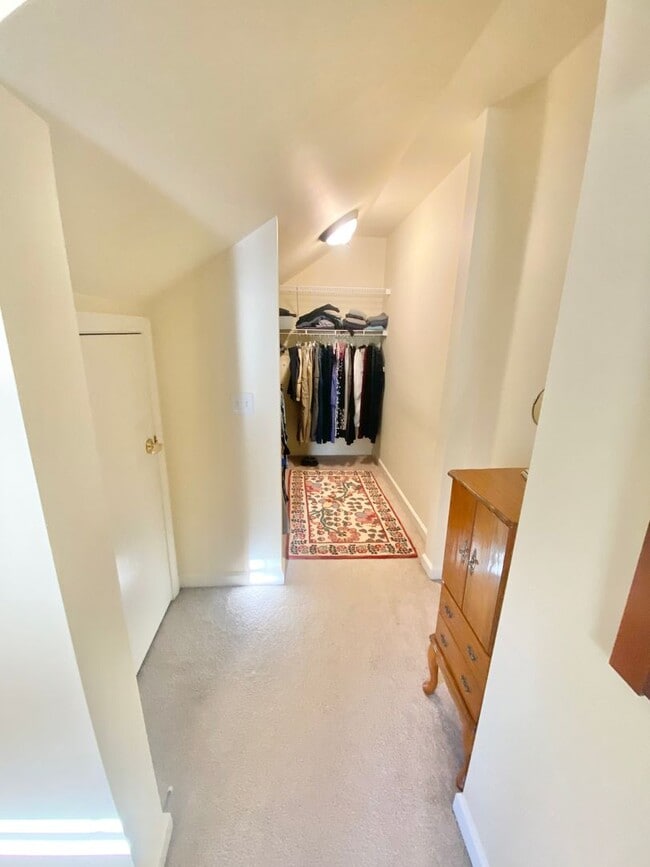 Building Photo - Furnished 2 or 3 bedroom condo Essex Junction SHORT TERM LEASE