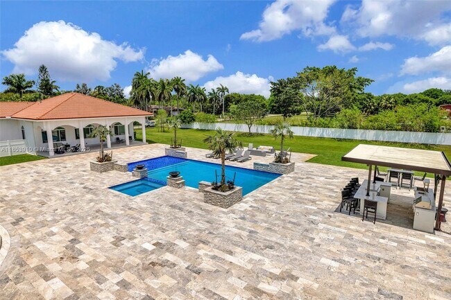 Building Photo - 4610 SW 178th Ave