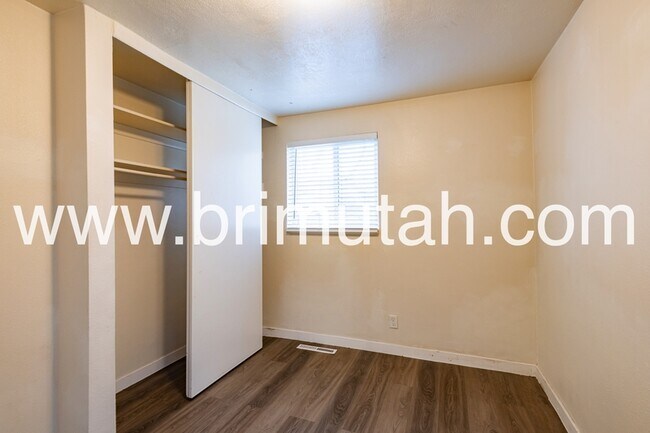 Building Photo - 224 W 400 N