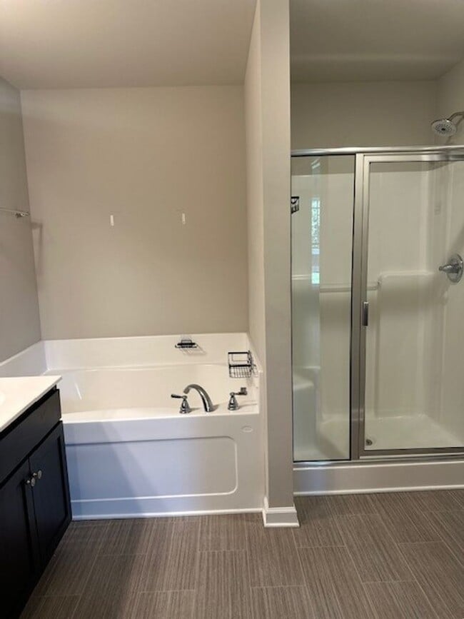 Building Photo - Charming 3 Bedroom Home on Corner Lot in D...