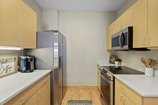 Building Photo - 1037 Williamson St