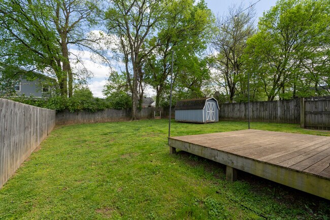 Building Photo - 2906 Glenmeade Dr