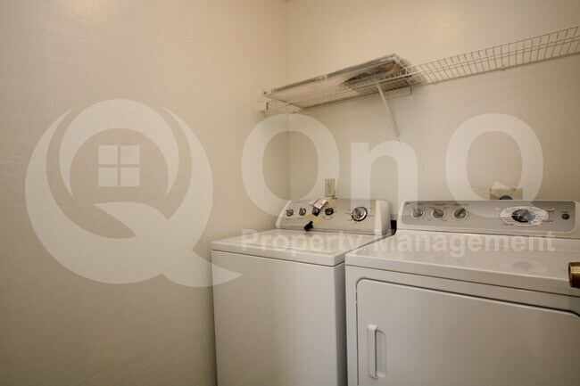 Building Photo - 2100 W Lemon Tree Pl