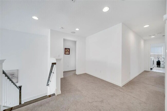Building Photo - Stunning Fully Furnished 4 Bed Home with Resort-Style Community Amenities