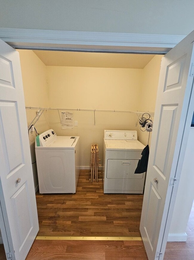 Building Photo - Available Now! 3BR/2BA Home In West End - ...