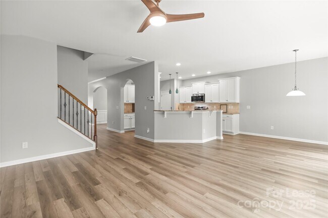 Building Photo - 131 Cherry Bark Dr